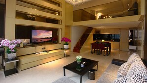 Three-Bedroom Suite with Three bathrooms | Living room - HeeFun Apartment Hotel GZ Poly D Plaza (Guangzhou)