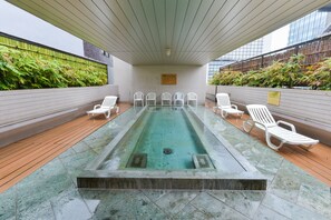 Public bath - Sauna & Capsule Hokuoh - Cators to Men (Tokyo)