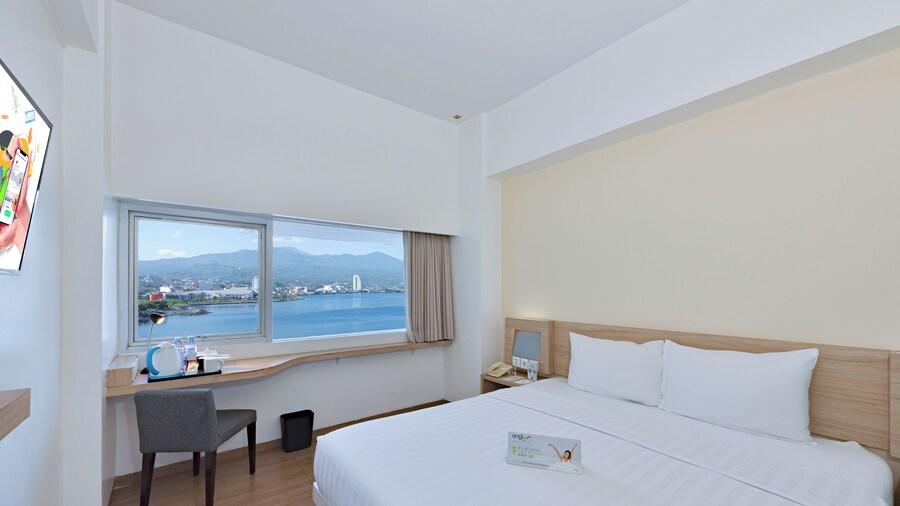 Whiz Prime Hotel Megamas Manado