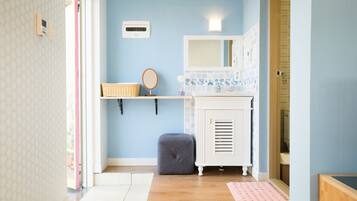 Standard Twin Room | Free WiFi