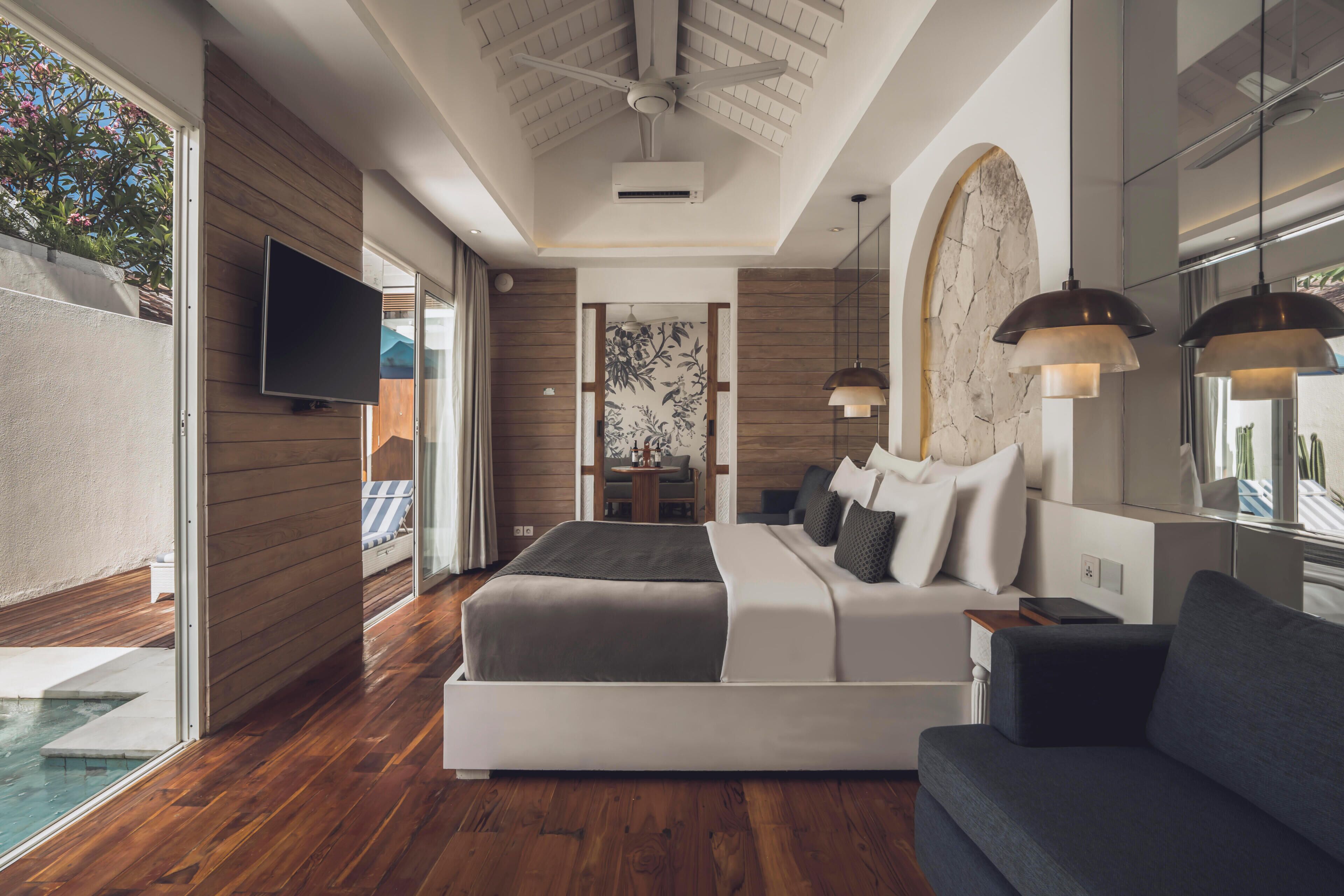 1 bedroom, premium bedding, minibar, in-room safe