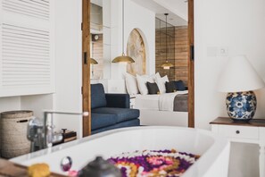Royal 1 Bedroom Villa with Private Jetted Pool | Bathroom | Separate bathtub and shower, deep-soaking bathtub, rainfall showerhead - Aleva Villa Seminyak by Ini Vie Hospitality (Seminyak)