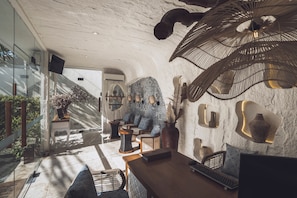 Lobby sitting area - Aleva Villa Seminyak by Ini Vie Hospitality (Seminyak)