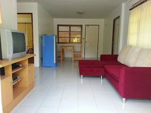 3 Bedrooms Villa | Living room