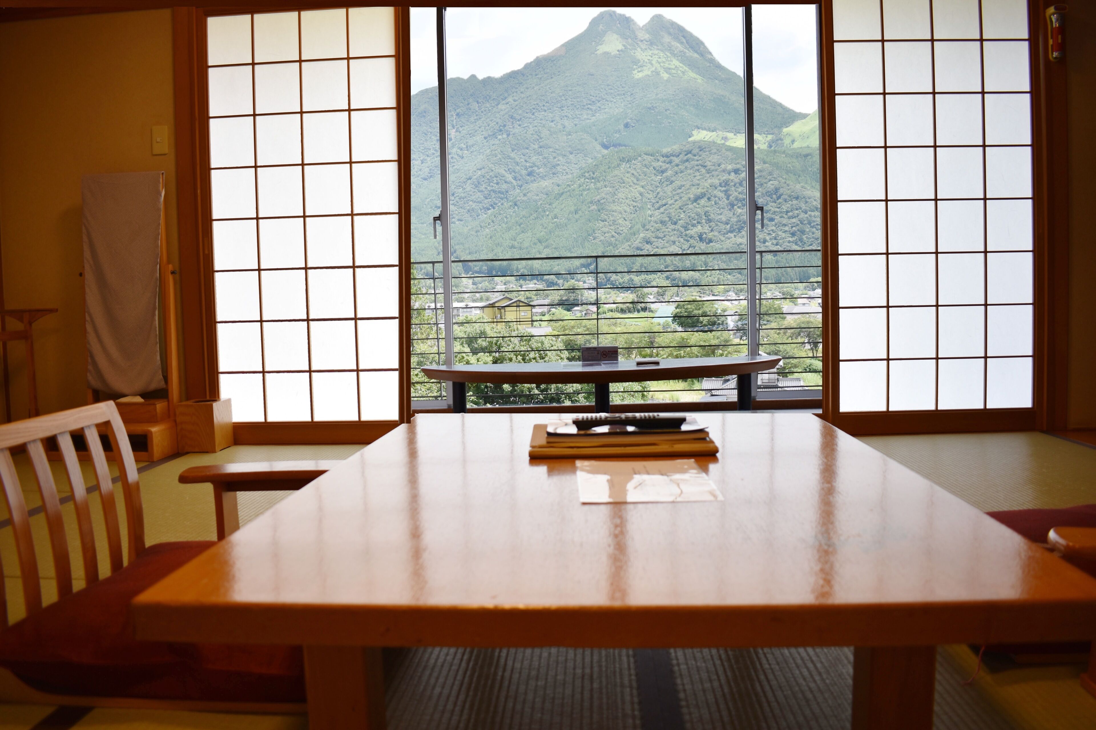 In-room safe, desk, free WiFi