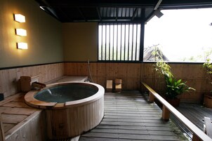 Chambre Tradition, vue montagne (Japanese Style,Standard,Open Air Bath) | Cabine de soins