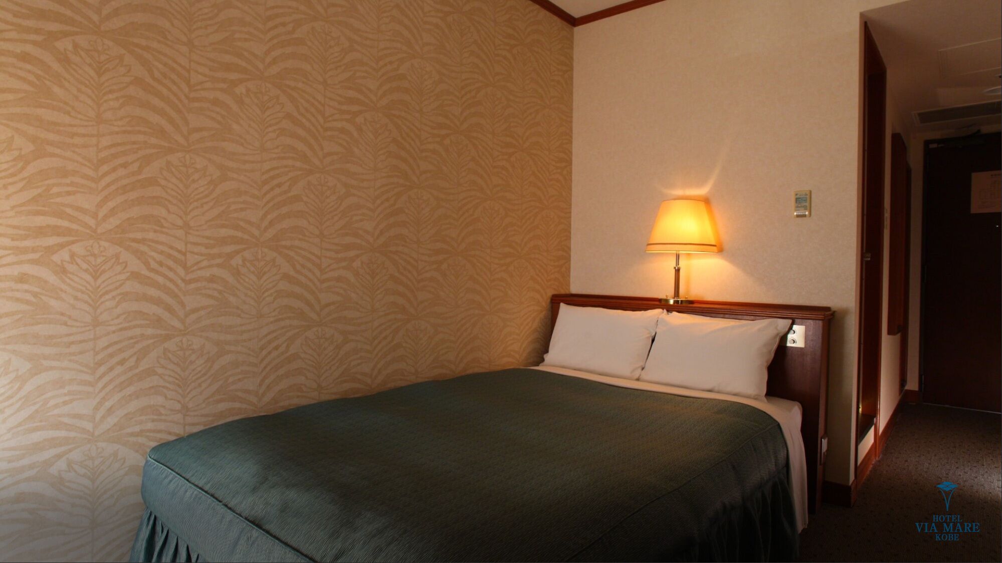 Desk, iron/ironing board (on request), WiFi (free), bed sheets