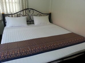 3 Bedrooms Villa | 3 bedrooms, free WiFi - VIP Condochain - Villa Samran (Cha-am)