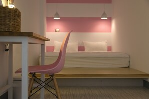 Individually decorated, individually furnished, desk, blackout curtains - Bayhouse Comfortel Hualien Hostel (Hualien City)