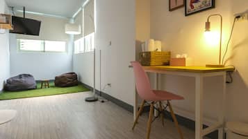 Standard Double Room | Living area | 32-inch TV with cable channels