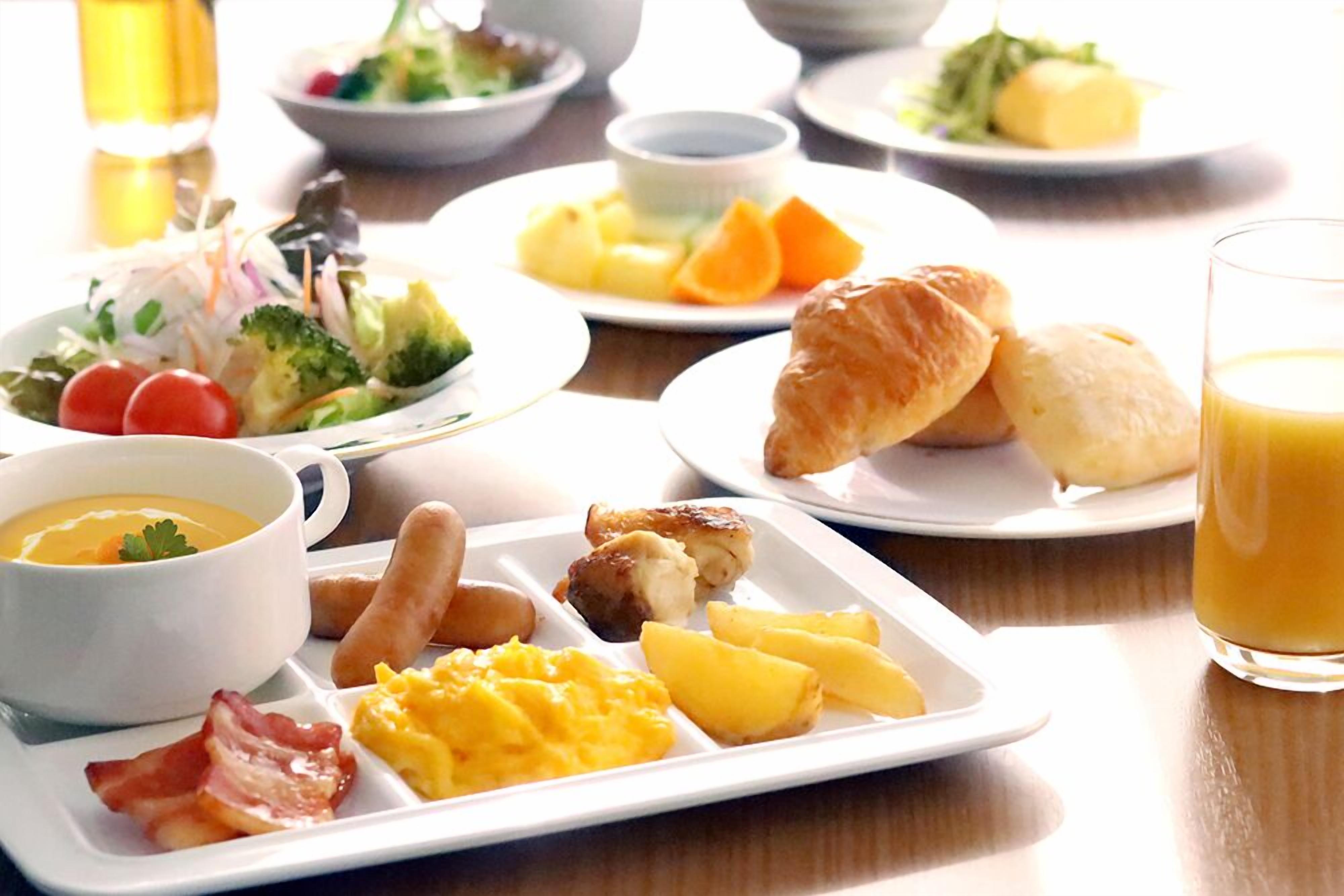 daily buffet breakfast (jpy 1650 per person)