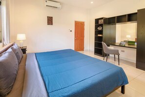 Luxury-Villa, 6 Schlafzimmer, Poolblick | 6 Schlafzimmer, Bettwäsche aus ägyptischer Baumwolle