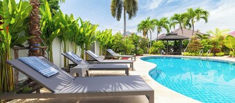 Pattaya Hill, Near the City and Beach