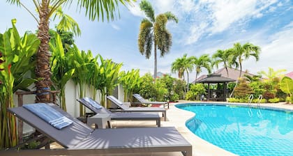 Pattaya Hill, Near the City and Beach