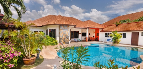 パタヤ ヒル ニア ザ シティ アンド ビーチ