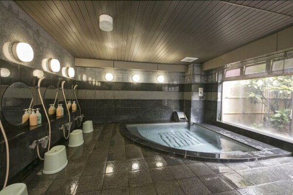 Indoor spa tub - Kanazawa Central Hotel (Kanazawa)