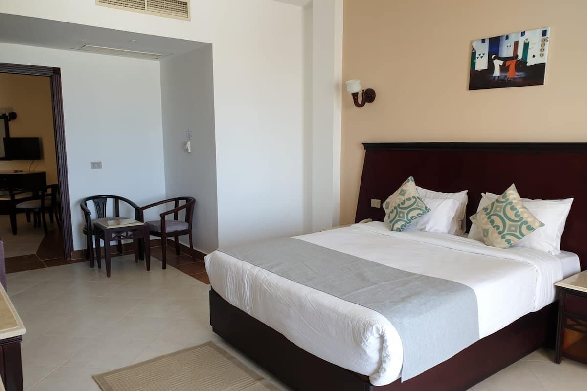 Single Room | In-room safe, desk, blackout curtains, free cots/infant beds