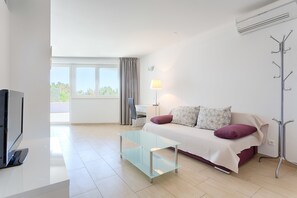 Apartment, Terrace (Studio) | Living area | LCD TV - Adriatic Queen Rooms & Apartments (Split)