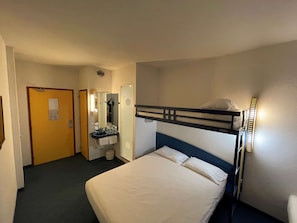 Desk, soundproofing, iron/ironing board, free WiFi