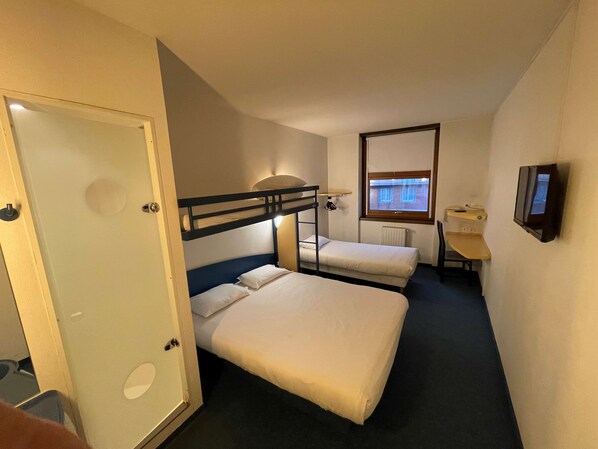 書桌、隔音、熨斗/熨衫板、免費 Wi-Fi