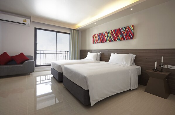 Superior Twin Room | Minibar, in-room safe, desk, blackout drapes - Praso @ Ratchada 12 Hotel (Bangkok)