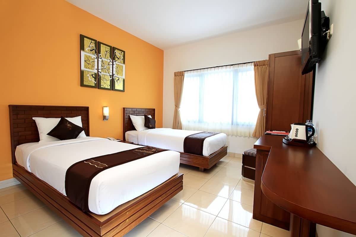 Phòng Deluxe | Minibar, két bảo mật tại phòng, bàn, giường gấp/giường phụ (phụ phí)