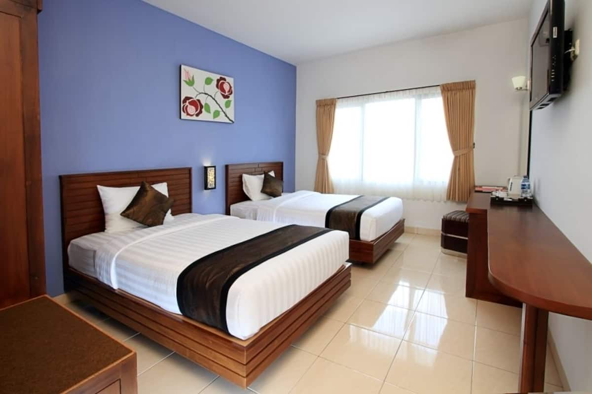 Phòng Premier | Minibar, két bảo mật tại phòng, bàn, giường gấp/giường phụ (phụ phí)