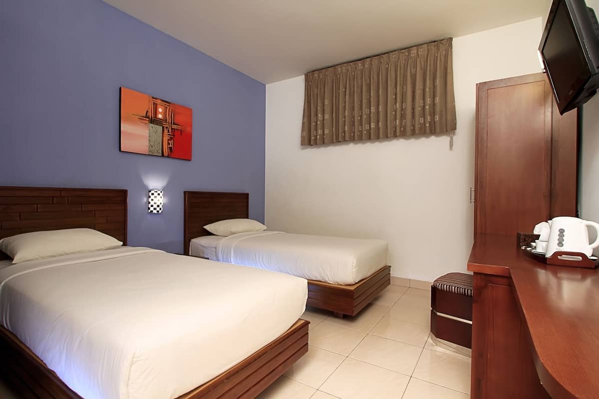 Phòng phong cách cổ điển | Minibar, két bảo mật tại phòng, bàn, giường gấp/giường phụ (phụ phí)