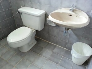 4 Bedrooms Villa | Bathroom | Shower