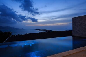 5 Bedrooms Villa | Terrace/patio - Villa Patrick Pattaya (Pattaya)