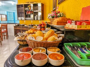 Free daily breakfast  - Pousada Magia do Sol (Florianópolis)
