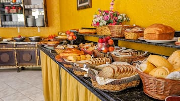 Café da manhã grátis todos os dias