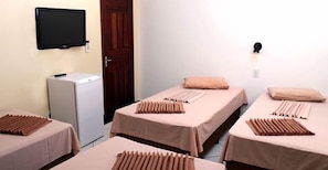 Frigobar, cortinas blackout, Wi-Fi de cortesia, roupa de cama