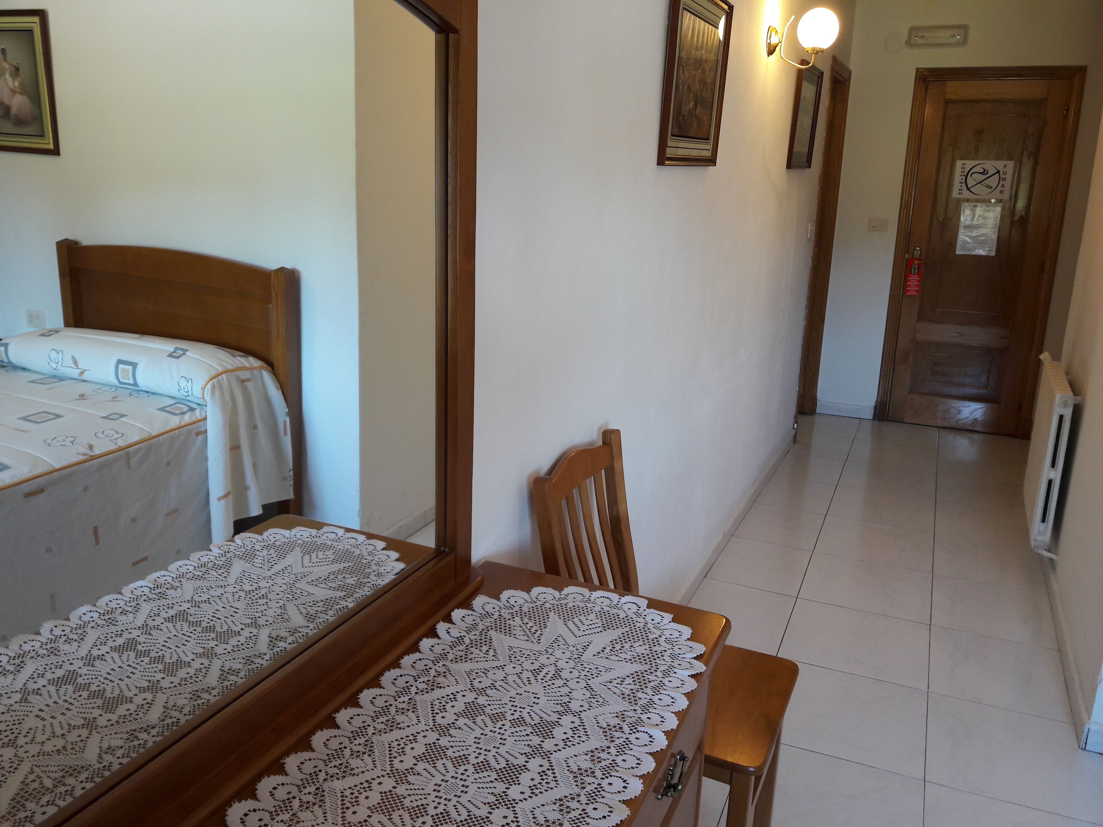 Twin Room | Desk, cots/infant beds, free WiFi, bed sheets