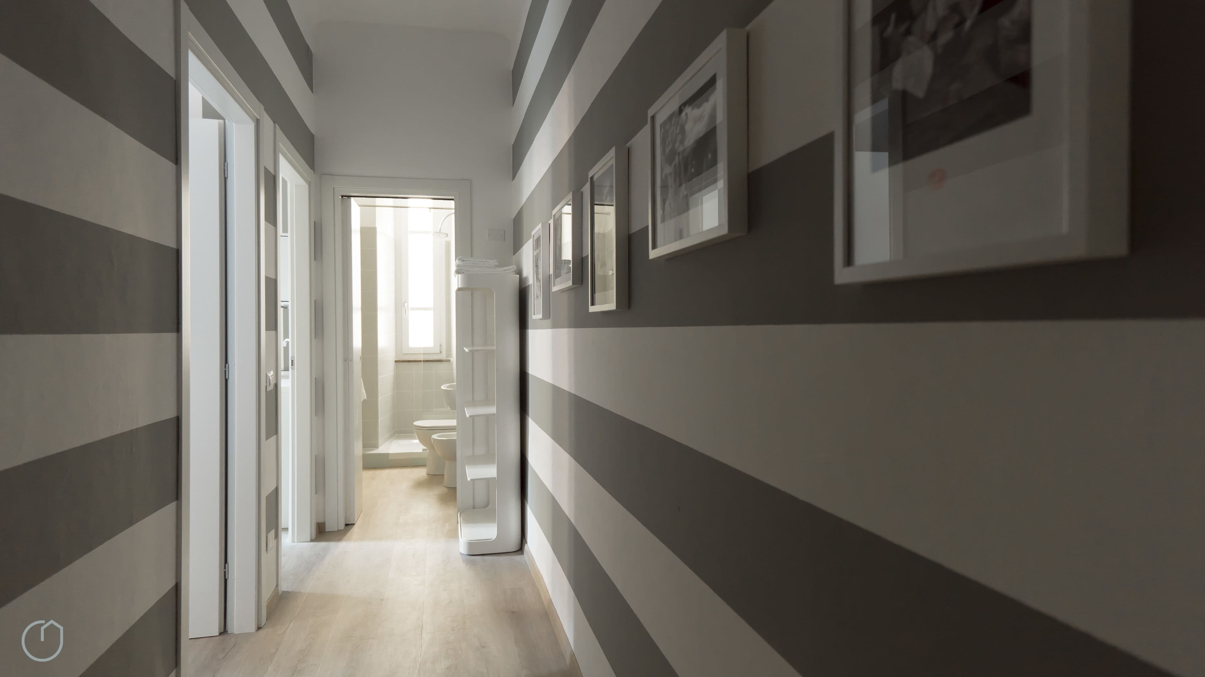 Apartament superior, 1 dormitori | Sala d'estar | Televisor de pantalla plana 