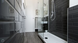 Apartemen Ekonomi, 1 kamar tidur | Kamar mandi | Perlengkapan mandi gratis, pengering rambut, handuk, dan tisu toilet