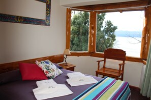 Zimmersafe, Verdunkelungsvorhänge, kostenloses WLAN, Bettwäsche