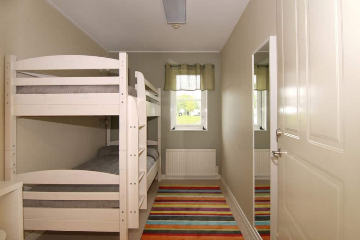 2 bedrooms, free WiFi