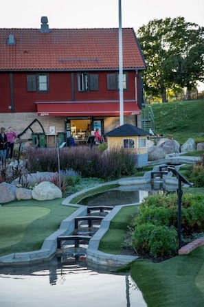 Property grounds - Bergs Slussar Vandrarhem & Stugor - Hostel (Vreta Kloster)