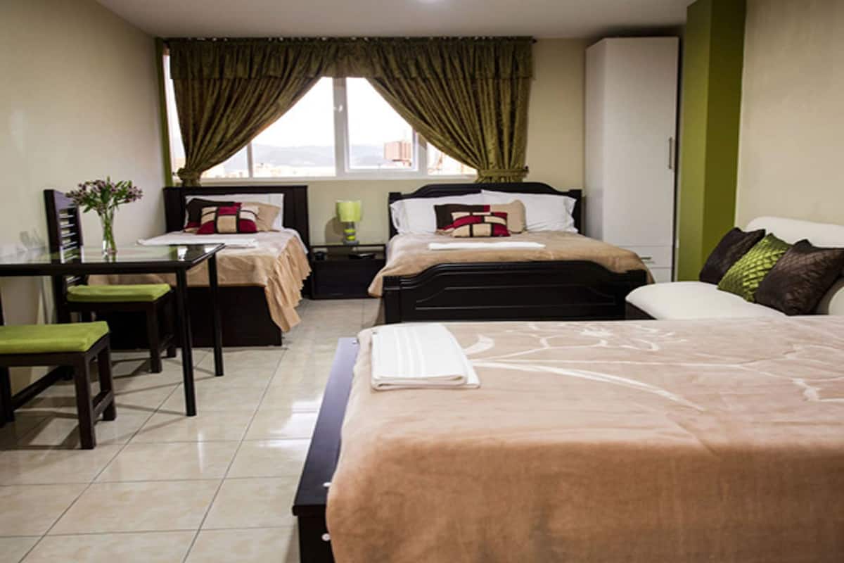 10 bedrooms, down duvets, individually decorated, individually furnished