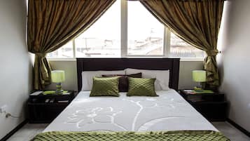 10 bedrooms, down duvets, individually decorated, individually furnished