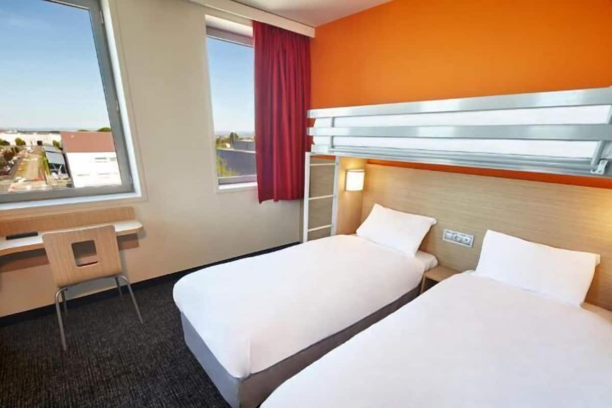 Desk, free WiFi, bed sheets