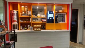 Daily buffet breakfast (EUR 6.2 per person) - Première Classe Angers Sud - Les Ponts De Cé (Les Ponts-de-Ce)