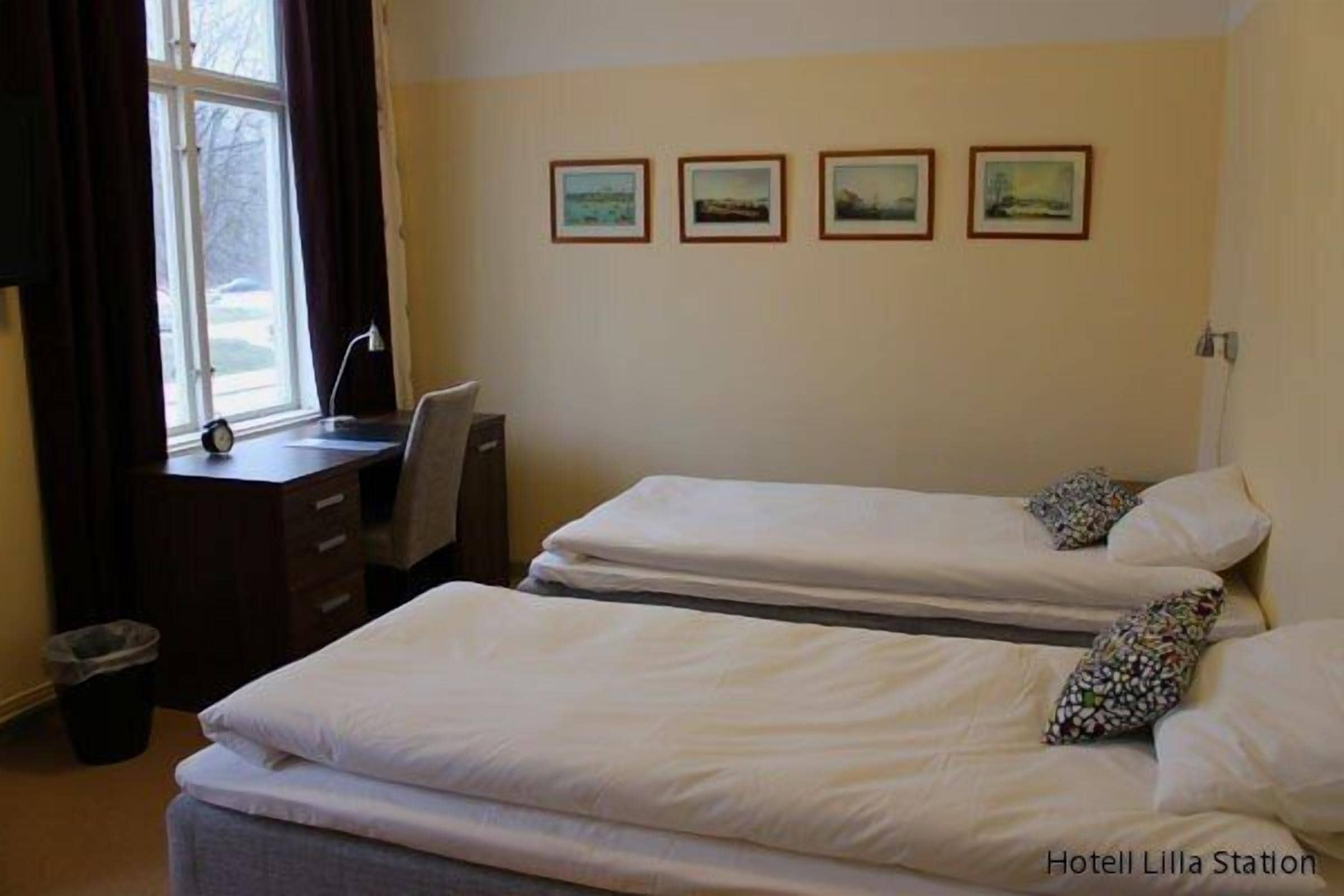 Twin Room | Premium bedding, individually decorated, desk, iron/ironing board