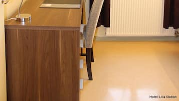 Quarto solteiro | Roupas de cama premium, individualmente decorados, escrivaninha