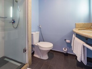 标准房, 1 张双人床 | 1 多间卧室、迷你吧、客房内保险箱、办公桌