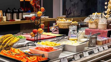 Desayuno buffet diario (BRL 50 por persona)