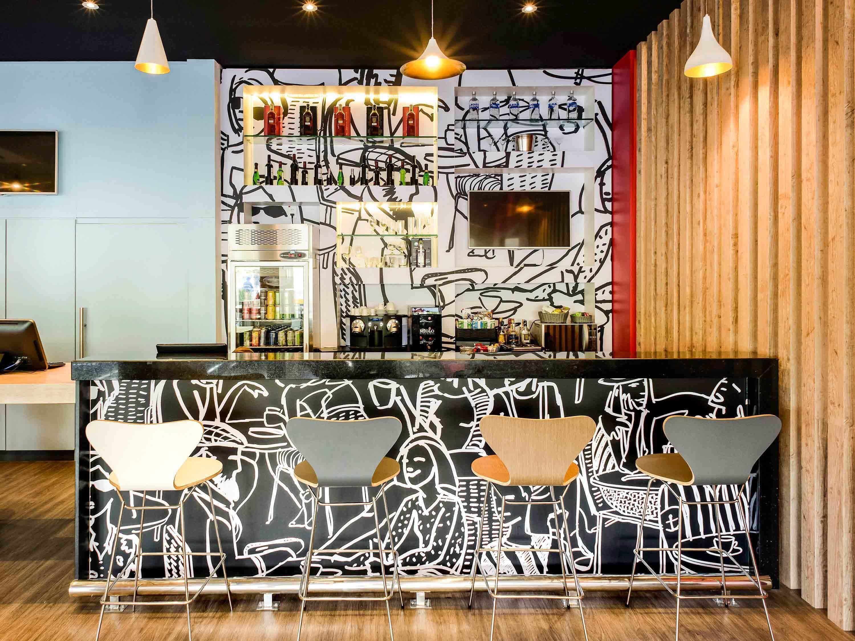 Bar (in der Unterkunft)