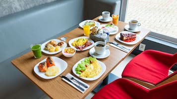 Daily full breakfast for a fee