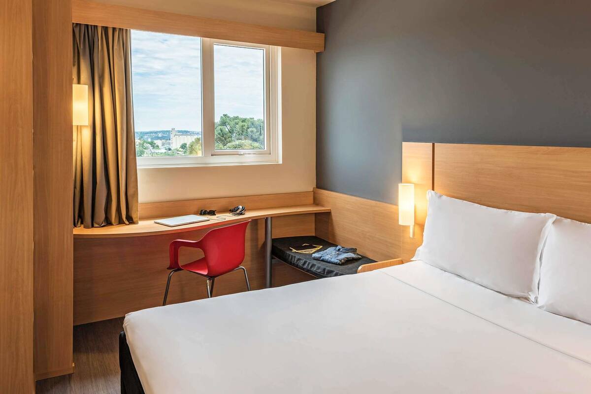 Minibar, in-room safe, desk, soundproofing